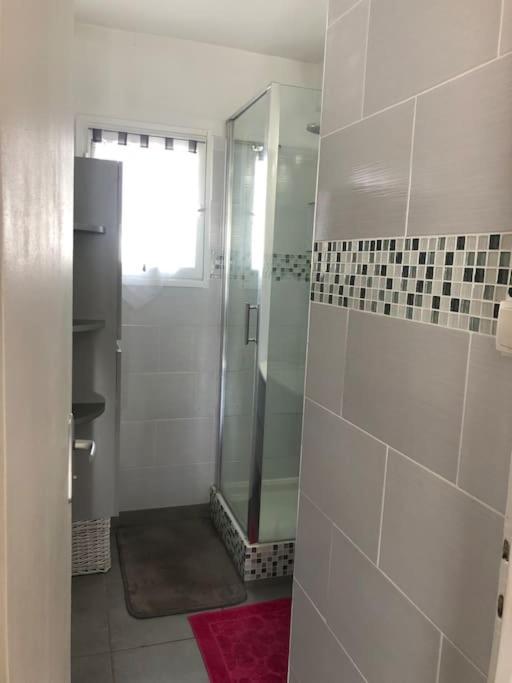 Appartement Balcon, Place De Parking, Centre Ville Βαλένς Εξωτερικό φωτογραφία