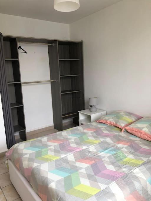 Appartement Balcon, Place De Parking, Centre Ville Βαλένς Εξωτερικό φωτογραφία