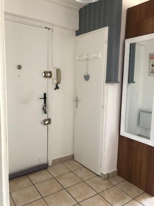 Appartement Balcon, Place De Parking, Centre Ville Βαλένς Εξωτερικό φωτογραφία