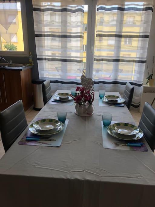 Appartement Balcon, Place De Parking, Centre Ville Βαλένς Εξωτερικό φωτογραφία