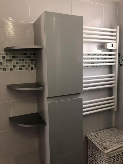Appartement Balcon, Place De Parking, Centre Ville Βαλένς Εξωτερικό φωτογραφία