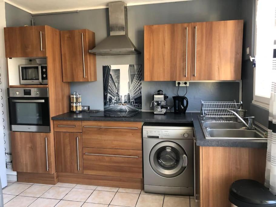 Appartement Balcon, Place De Parking, Centre Ville Βαλένς Εξωτερικό φωτογραφία